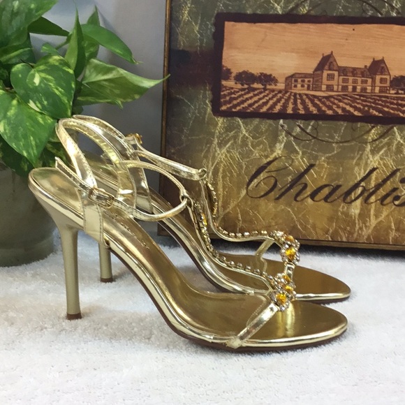 ⭐️👠SWEET SEVENTEEN GOLD JEWELED HEELS-NWOT👠⭐️ - Picture 4 of 8